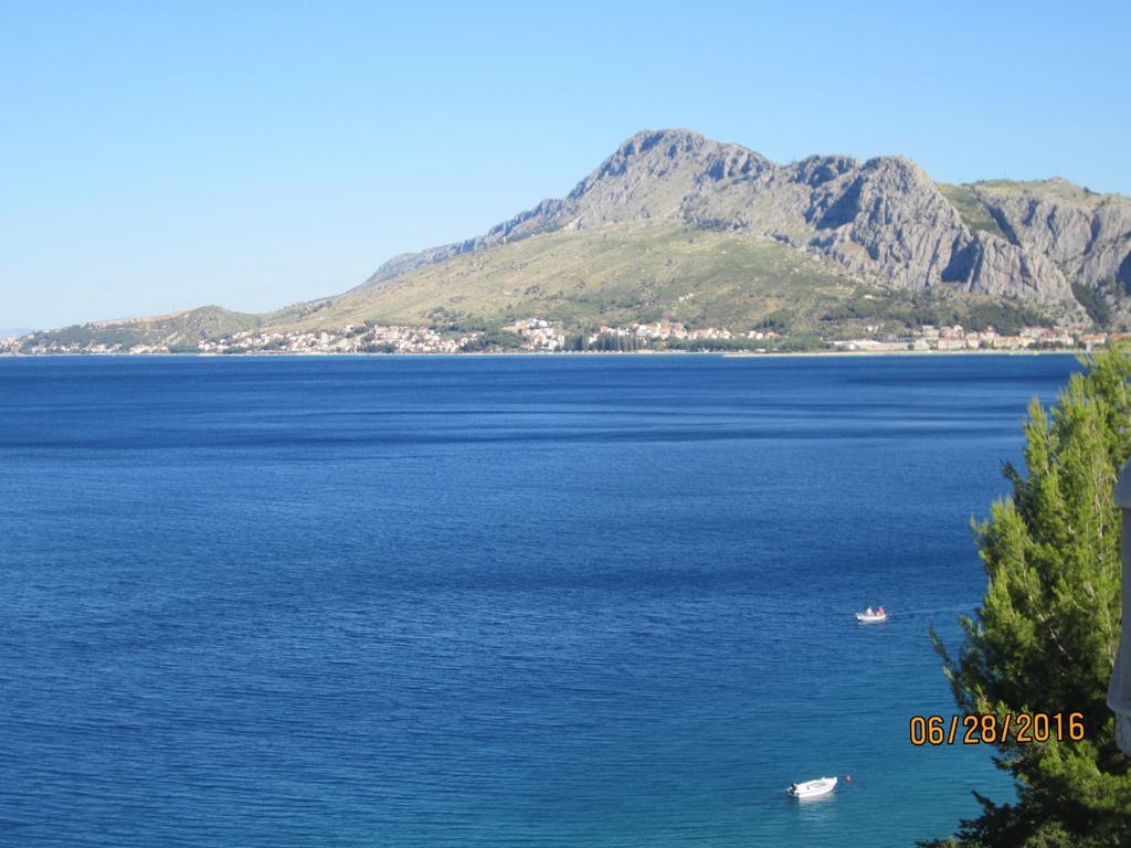 Apartments Lozina On The Beach Omiš Exterior foto