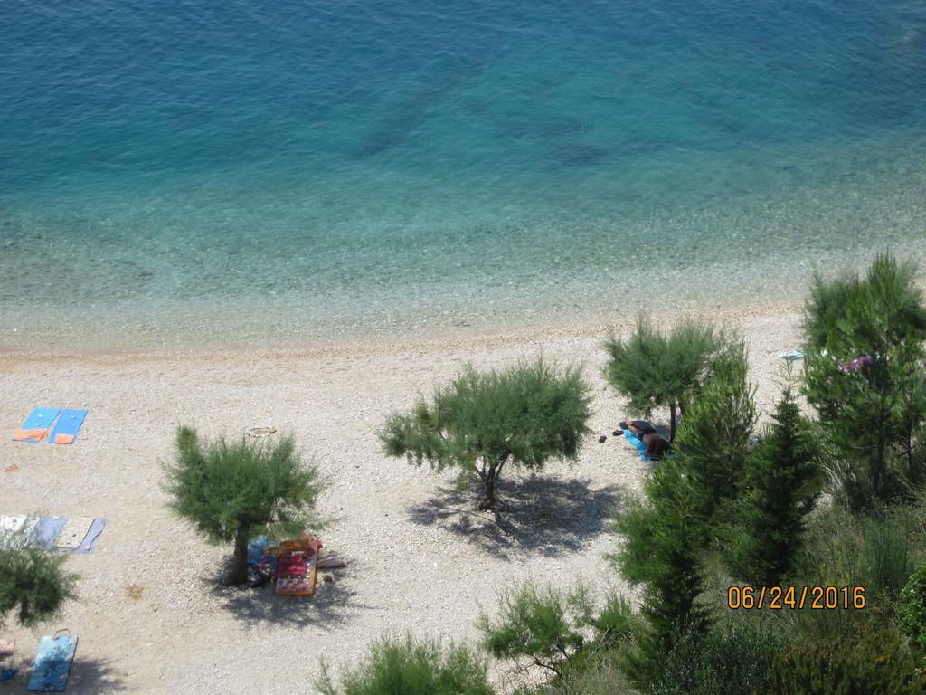 Apartments Lozina On The Beach Omiš Exterior foto